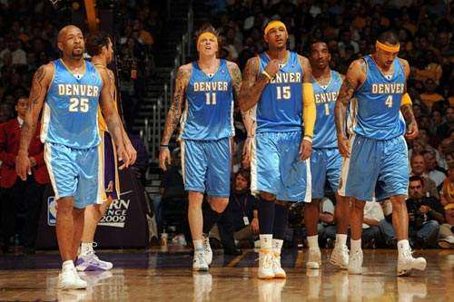 都体：DV9肌肉不适但伤情不重，保险起见周末联赛会替补（都体：DV9肌肉轻微不适，周末联赛稳妥起见先坐替补）