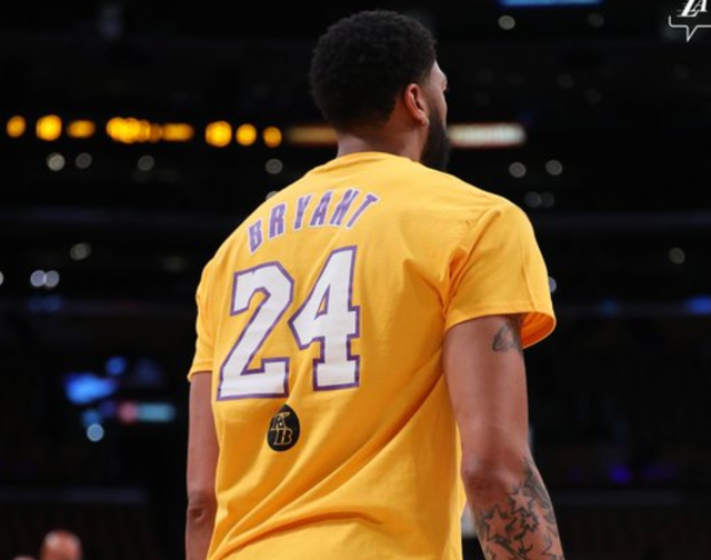 NBA杯战报：小贾伦·杰克逊24分，灰熊112-107击败快船（NBA季中锦标赛赛况：小贾伦·杰克逊砍下24分，灰熊112-107险胜快船）