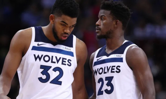 勇士领先11分被爵士逆转，库里甩锅球队防守，不提最后两投不中（勇士11分优势遭爵士翻盘，库里将责任指向防守，避谈末节两投不中）