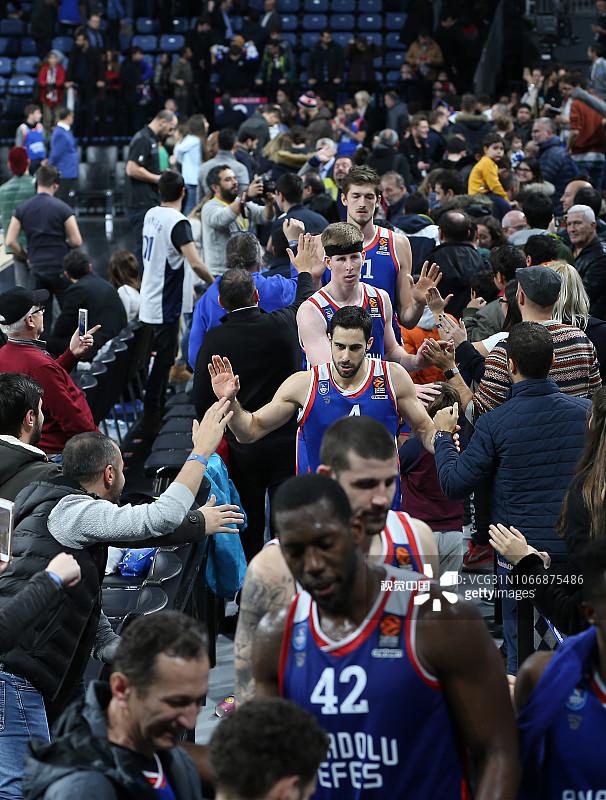 记者：阿莫林对迭戈-莱昂印象深刻，他可能会成为多古的替补（记者：阿莫林盛赞迭戈-莱昂，或成多古替补人选）