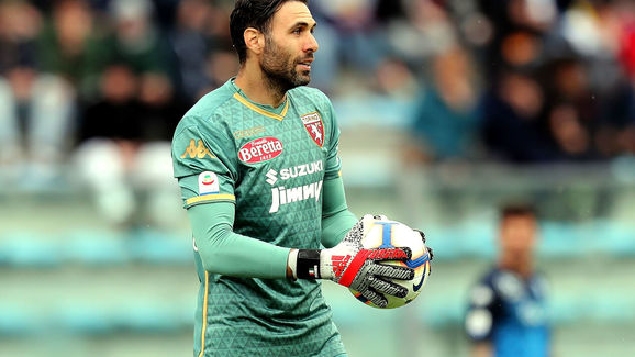 切马：比起布斯克茨，我觉得自己更像罗德里（切马：与其说像布斯克茨，不如说更像罗德里）