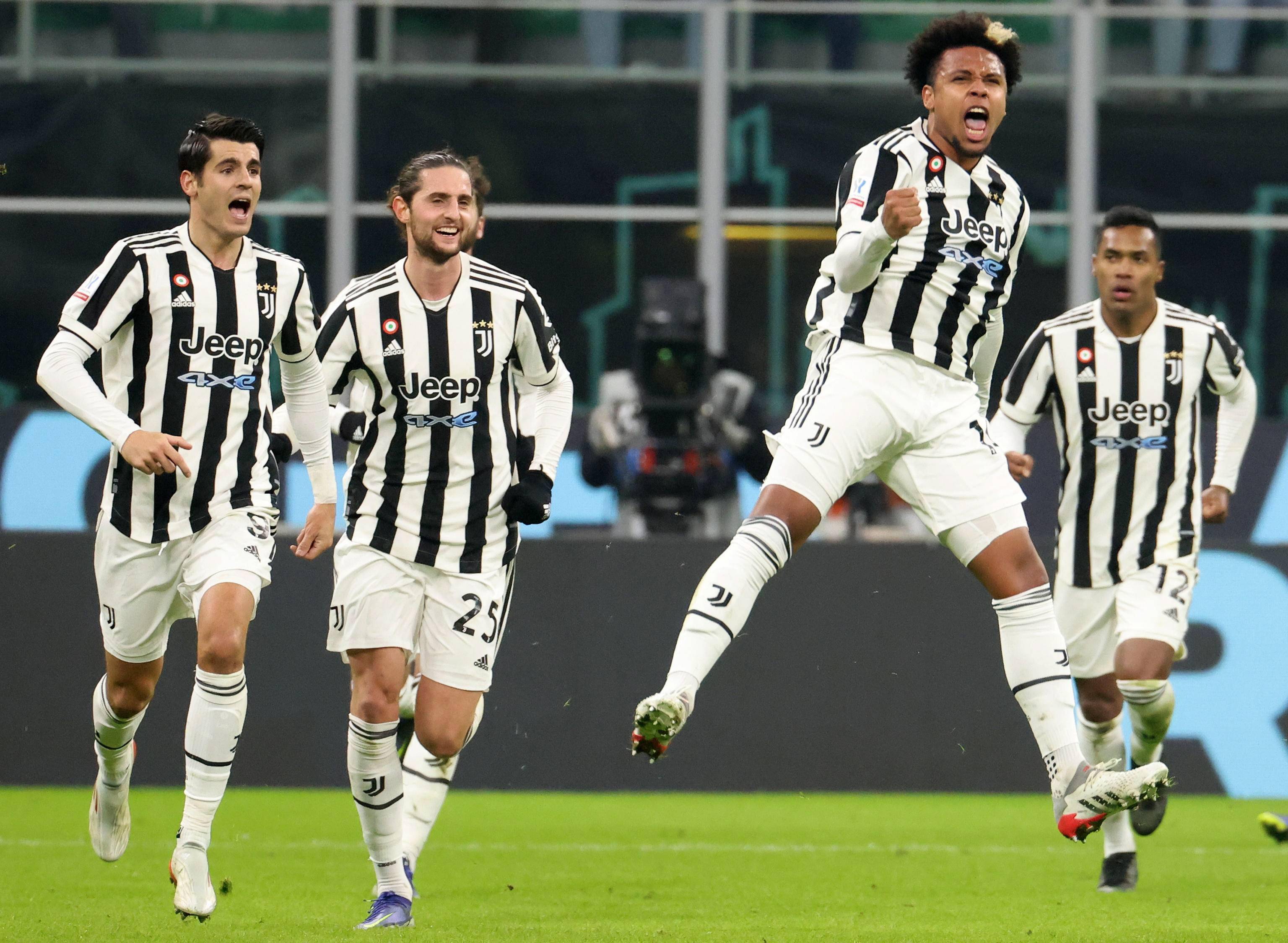 阿斯：维尼修斯希望继续为皇马效力，续约谈判已步入正轨（阿斯：维尼修斯愿留皇马，续约进程正稳步推进）