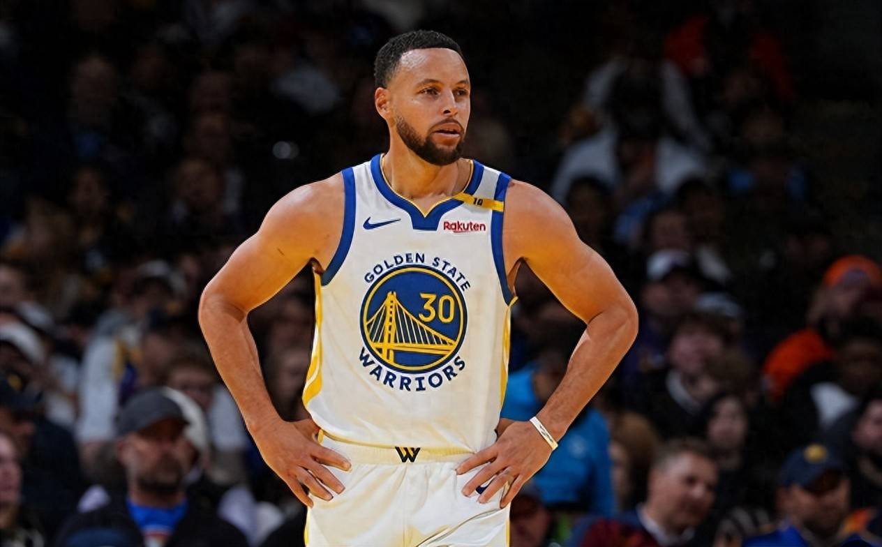 掘金约基奇豪取三双助球队连胜（约基奇三双发威，掘金延续连胜）