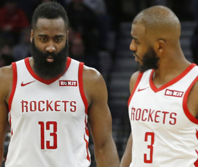 胡荷韬：现在膝盖还有很多问题；已不把自己看作年轻球员了（胡荷韬：膝盖问题仍多，已不再把自己当年轻球员）