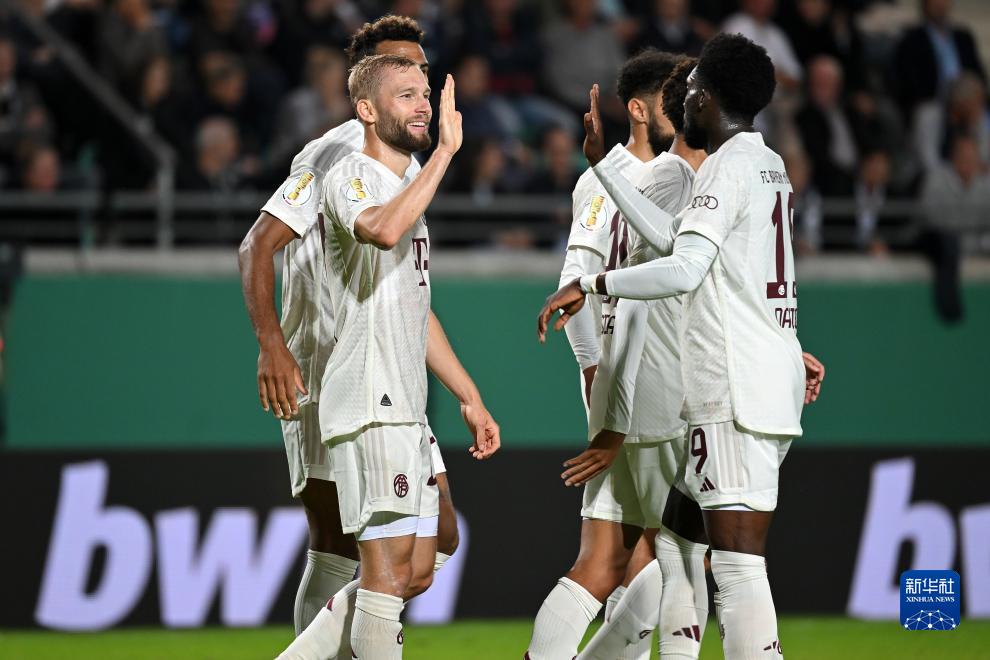 TA：拜仁因迪亚斯更具穿透力，红军逼抢强度因失去他而下降（TA：迪亚斯提升拜仁纵深威胁，红军失去他后逼抢锐度下滑）