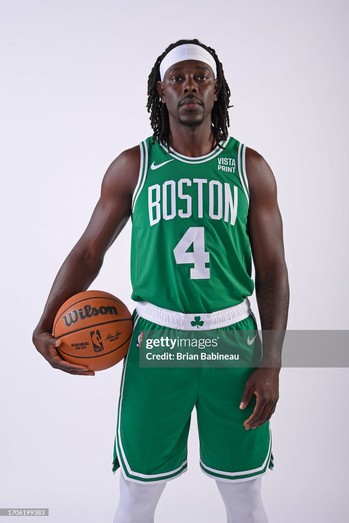 状态火热！布伦森单节狂砍16分，尼克斯带4分优势进入末节（手感滚烫！布伦森单节轰下16分，尼克斯携4分领先迈入第四节）