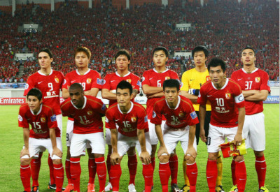 巴蒂：劳塔罗和小蜘蛛可以一起上，但其中一人必须做出牺牲（巴蒂：劳塔罗与小蜘蛛可同场，但需有一人牺牲）