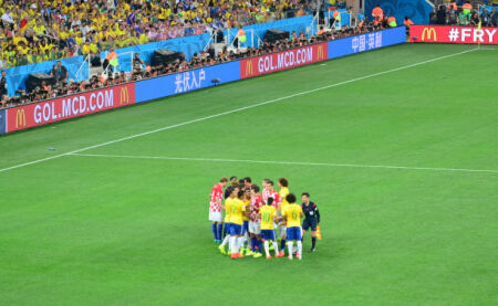 莫斯克拉：人们梦想赢得欧冠是正常的，但现在是11月赛季还长（莫斯克拉：渴望欧冠夺冠可以理解，但眼下才11月，赛季仍很漫长）