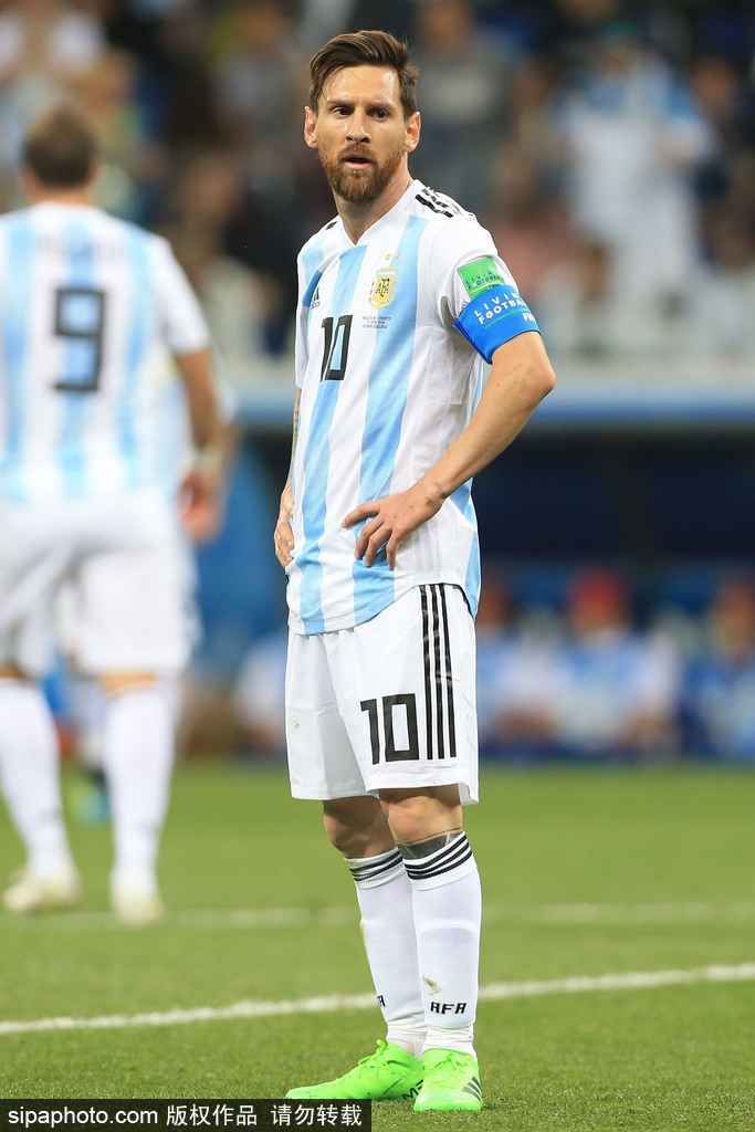 巴媒：若昂-戈麦斯的谈判有进展，曼联希望新年前能敲定交易（巴媒：若昂-戈麦斯谈判推进，曼联力争在新年前敲定交易）