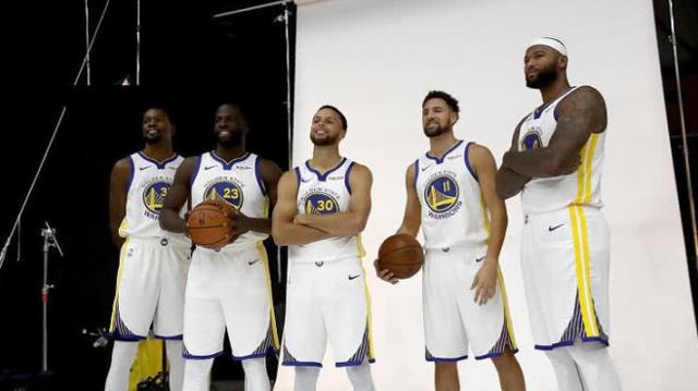 历史首次首发！埃迪vs杨瀚森跳球（迎来首次首发，埃迪与杨瀚森中圈争球）