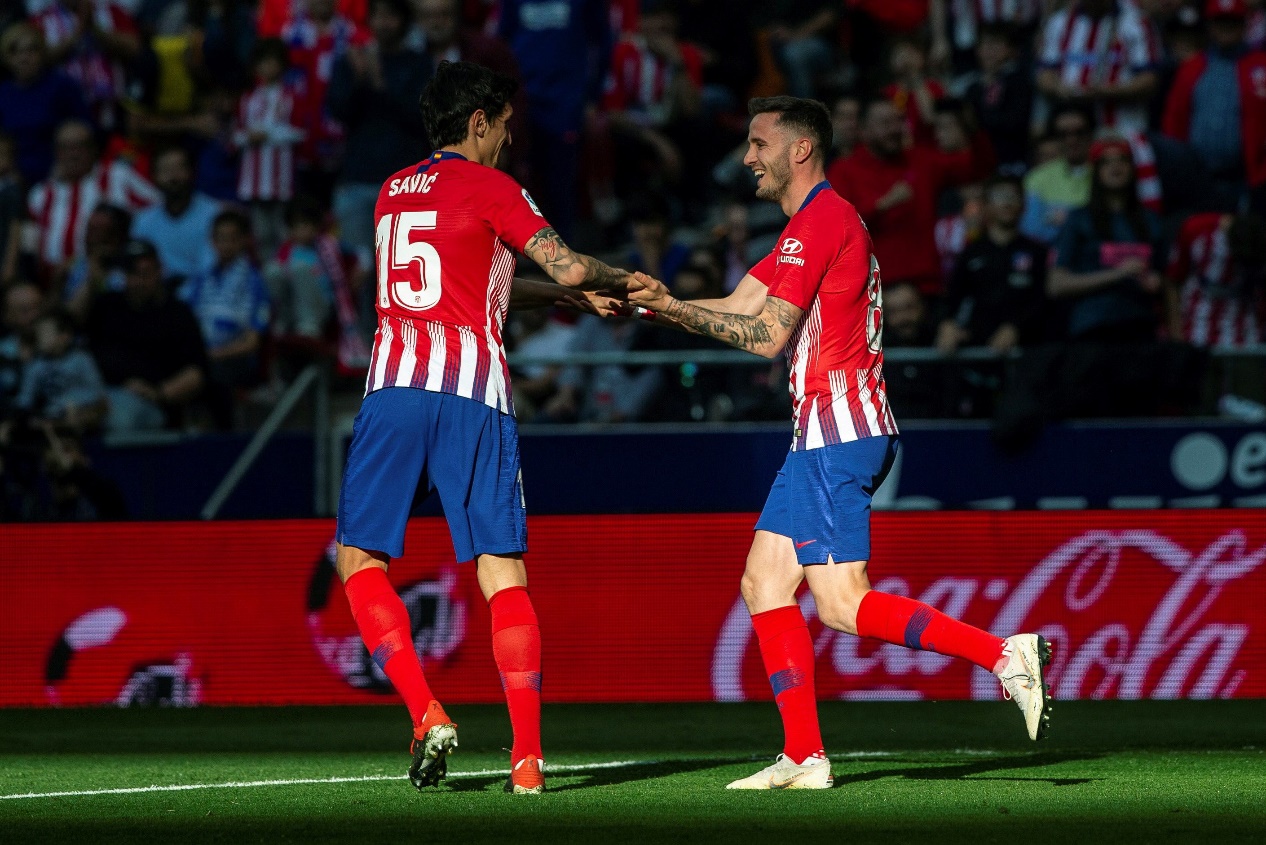 世体：拉波尔塔未回应老佛爷言论，与切尔西管理层共进晚餐（世体：拉波尔塔未置评弗洛伦蒂诺言论，已与切尔西高层共进晚餐）