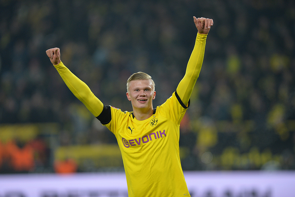 凯恩已在德甲10次完成帽子戏法，为该联赛历史第5多（凯恩德甲已10次戴帽，联赛历史第5多）