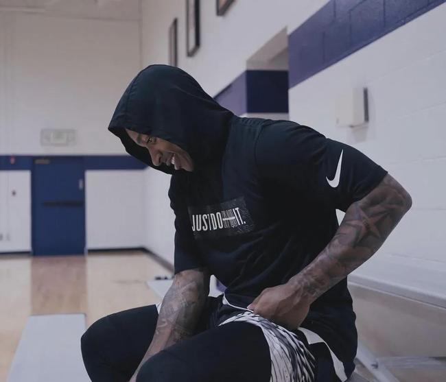 泽林斯基：在三天就踢一场的情况下，你不可能每场都赢三四个（泽林斯基：密集赛程下，别指望每战都三四球大胜）